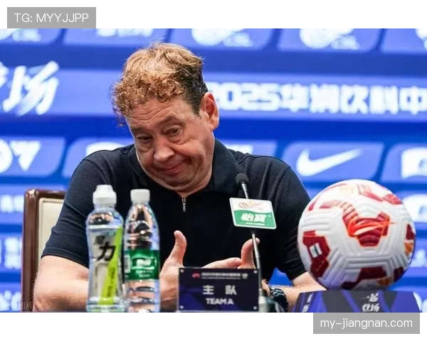申花新帅上任，旧战术该废还是该留？球迷冲突背后揭示球队争冠底蕴何在？